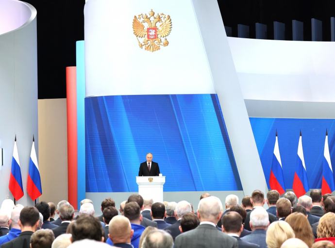 Владимир Путин поручил вдвое увеличить выплаты за классное руководство в небольших населенных пунктах